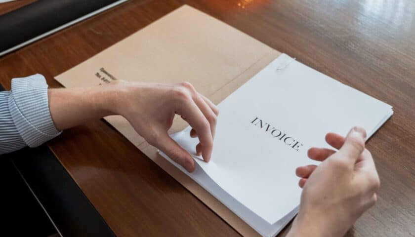 How to write an invoice