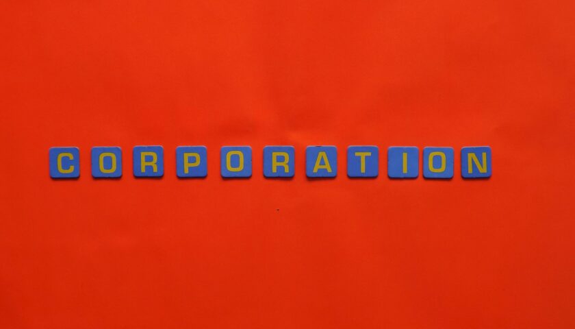 Differences between a partnership and corporation